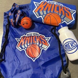 NY KNICKS bundle of shirt (S), ball, lanyard, drawstring bag and bottle!